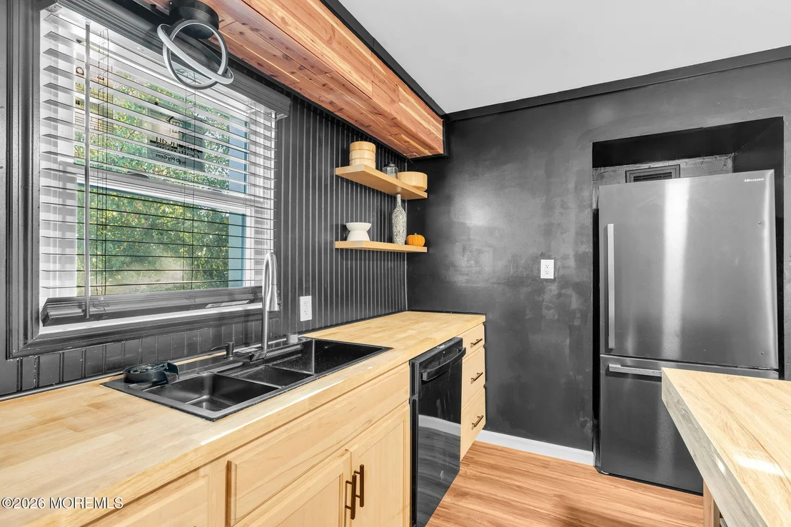 Photo of 1011 Florence Avenue