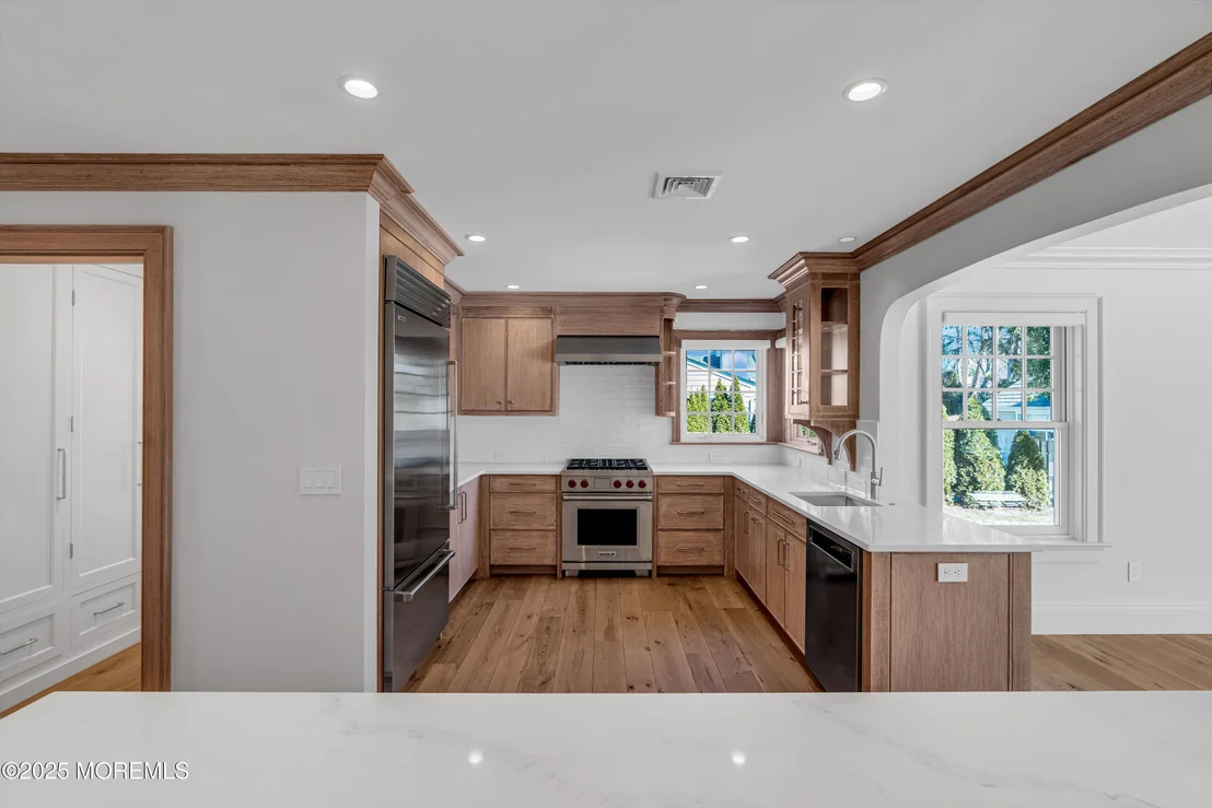 Photo of 327 South Boulevard