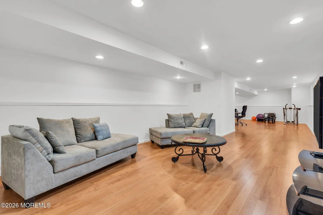 Photo of 102 Harvard Oval