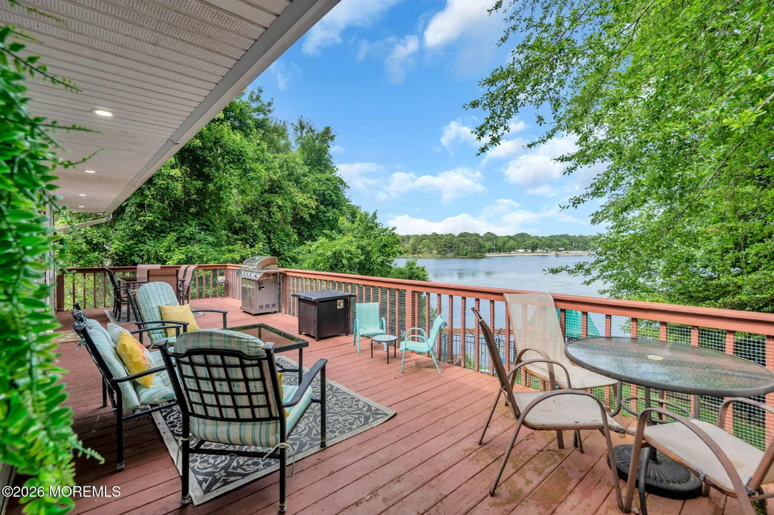 Photo of 1600 Parkview Boulevard