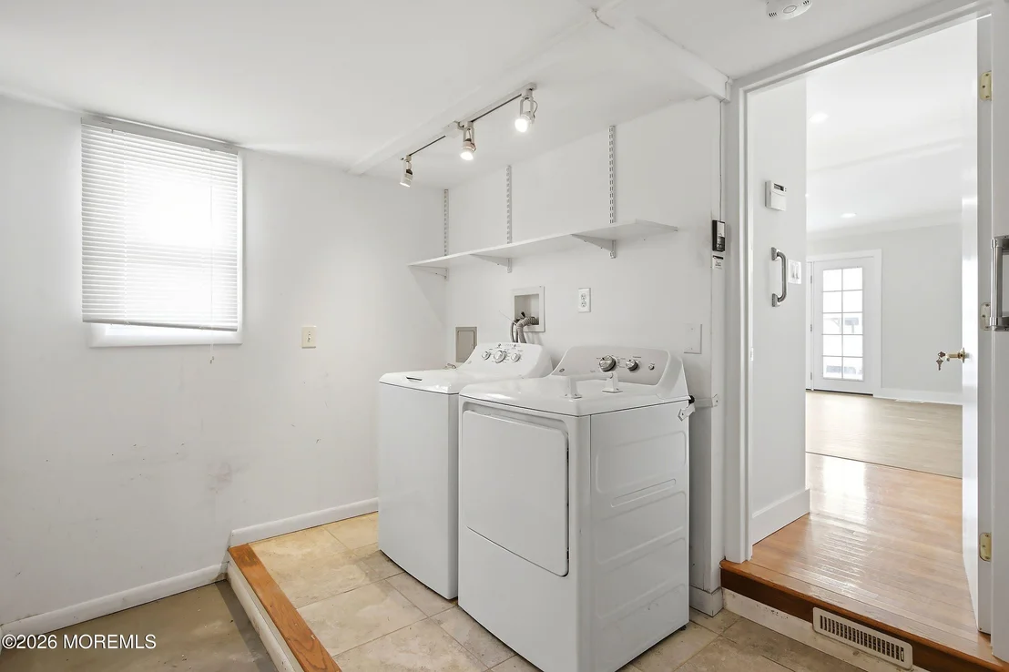 Photo of 1111 Uranus Court