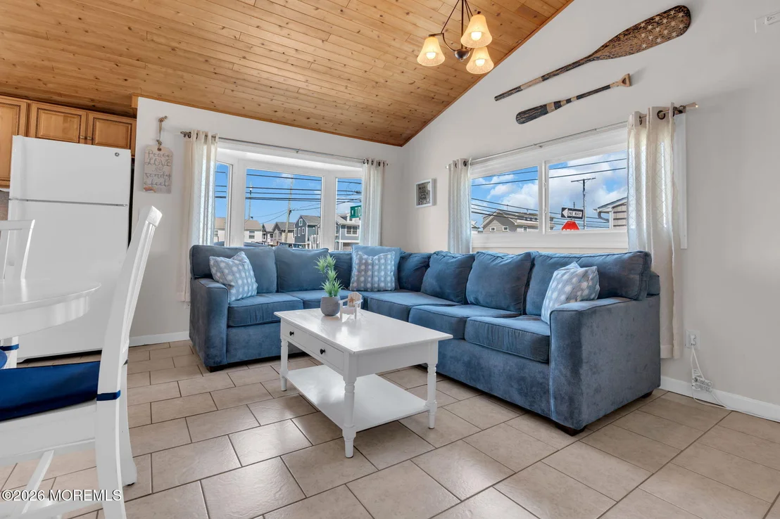 Photo of 125 W Tide Way