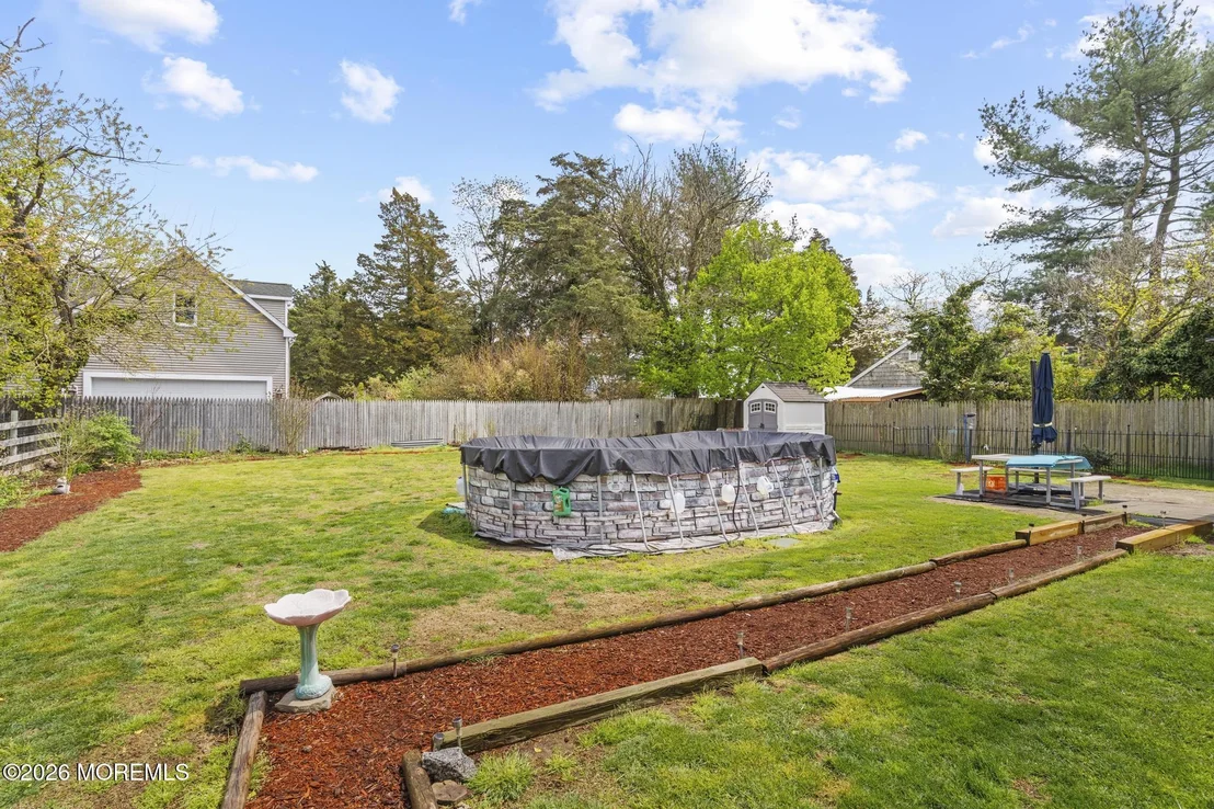 Photo of 389 Bay Avenue