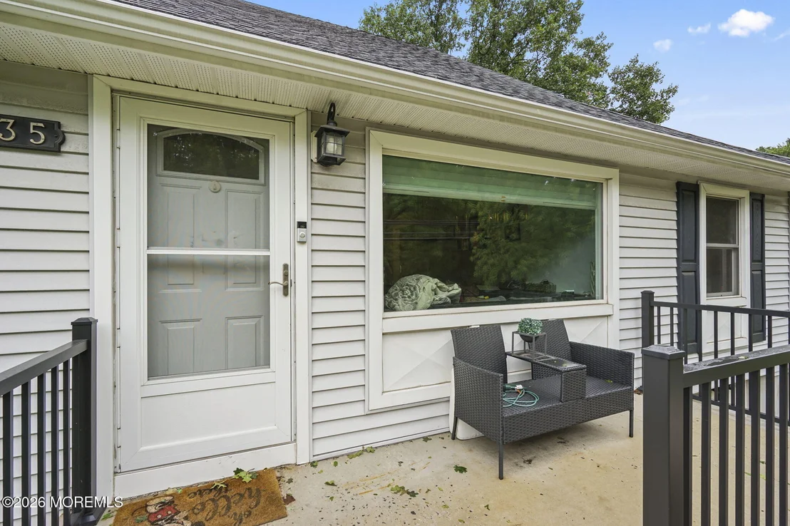 Photo of 335 Middle Road