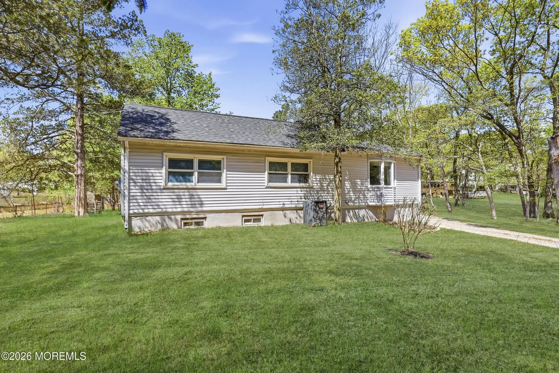Photo of 517 Newtons Corner Road