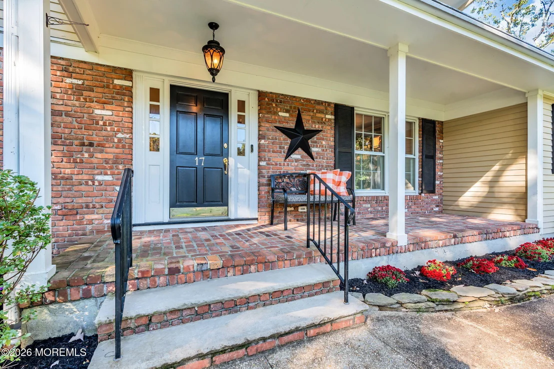 Photo of 17 Horicon Drive