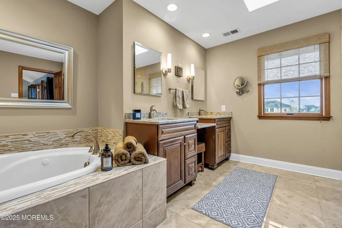 Photo of 560 Midwood Drive
