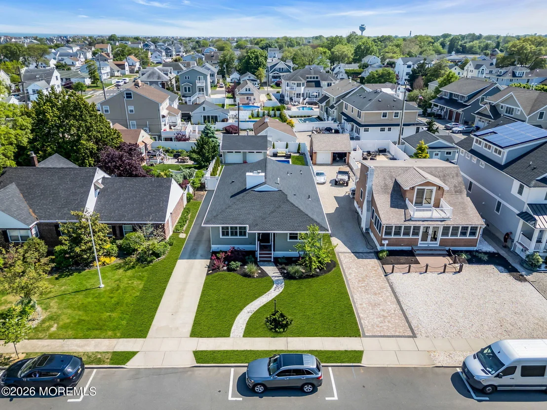 Photo of 304 Parkway