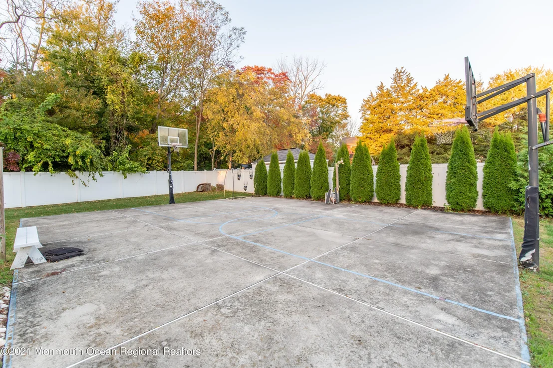 Photo of 607 Windcrest Court
