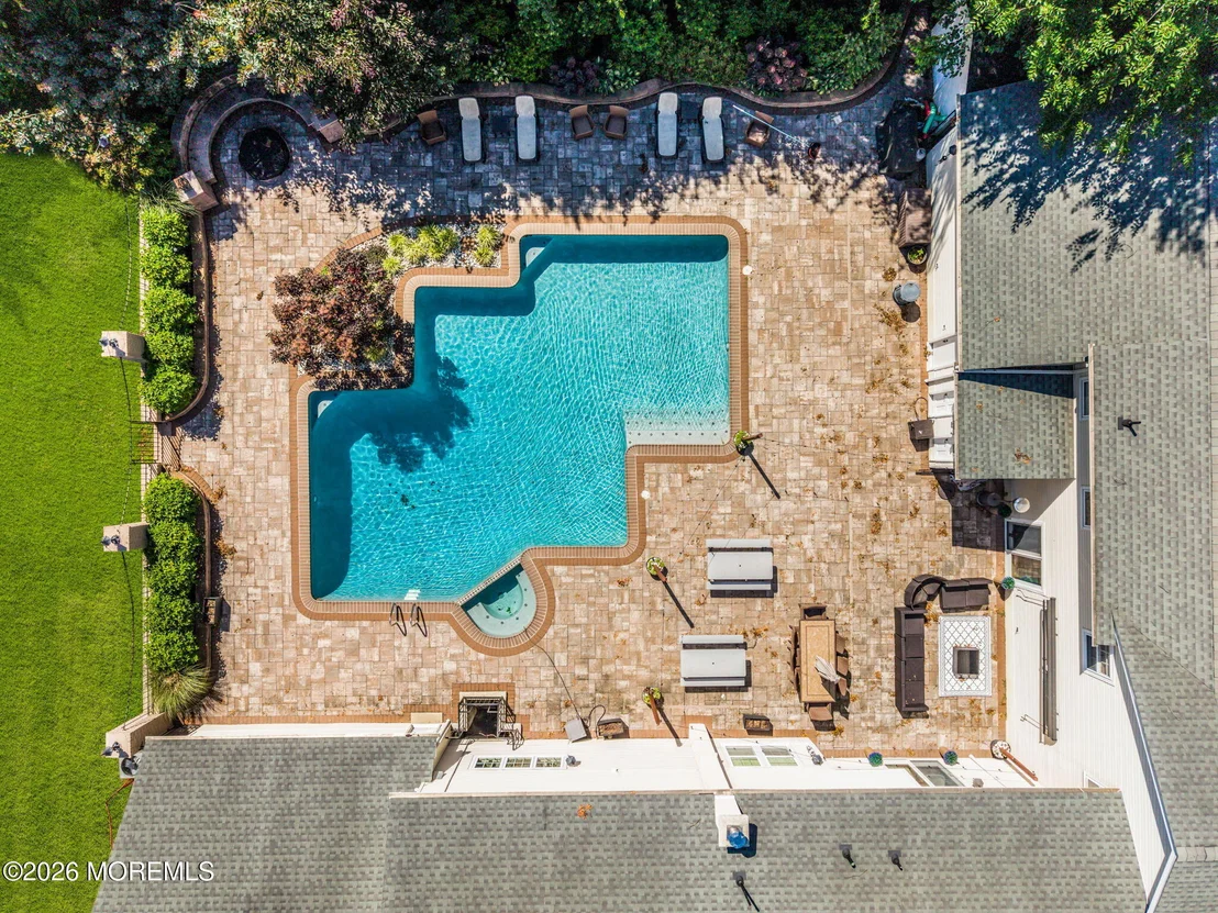 Photo of 559 Colonia Boulevard