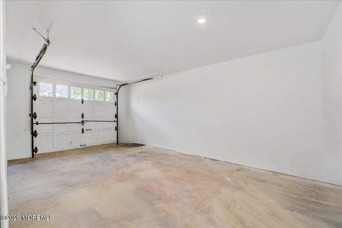 Photo of 39 Point O Woods Drive