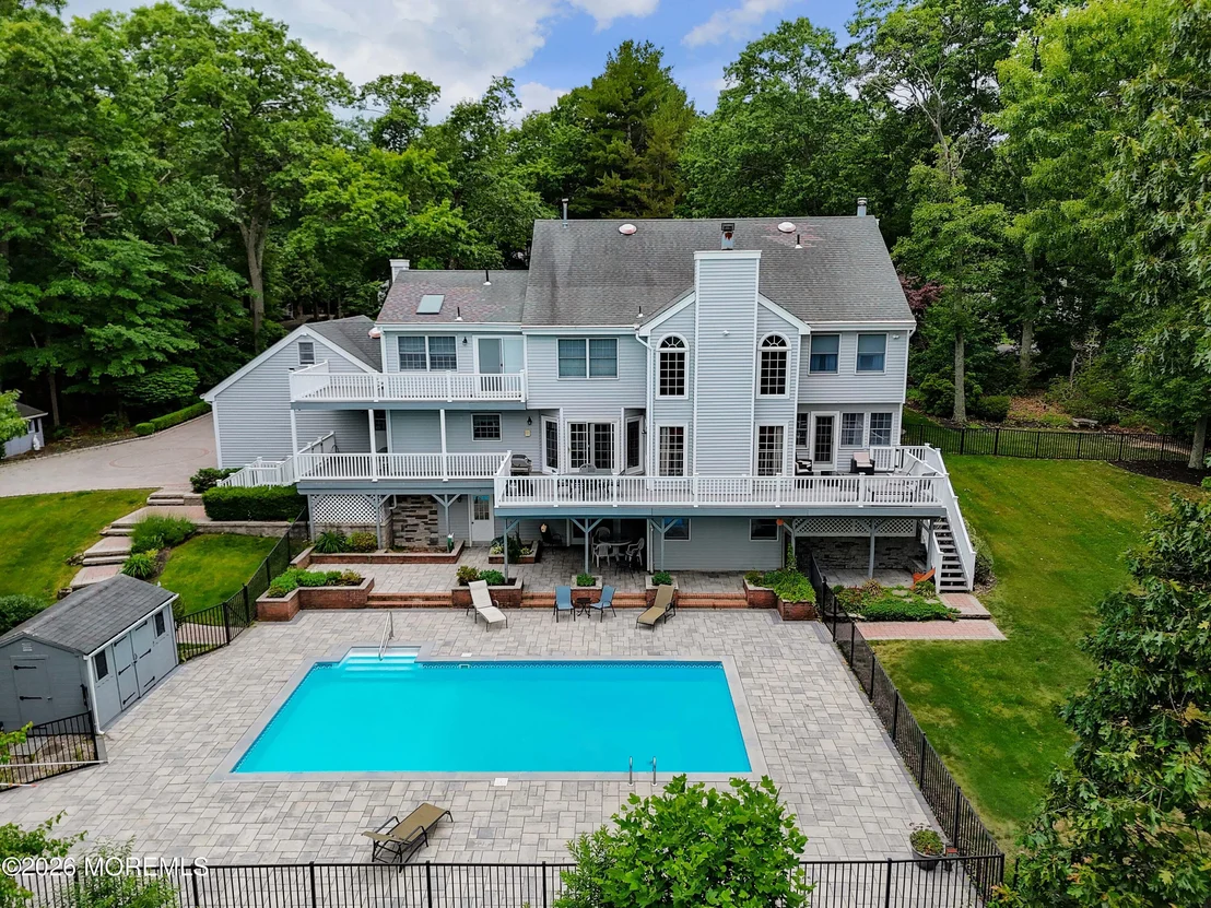 Photo of 1908 Shadowbrook Drive