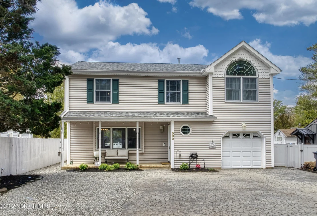 Photo of 502 Yew Drive