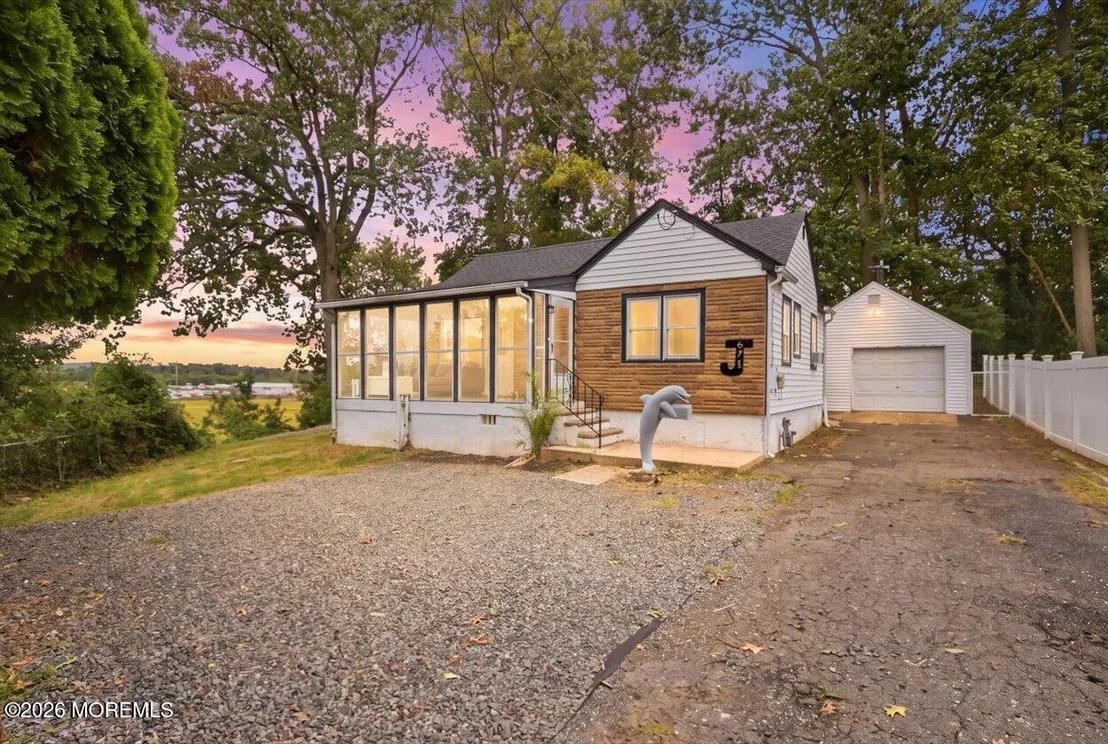 Photo of 471 Beverly Drive