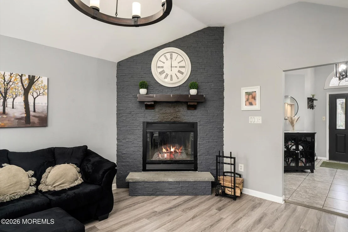 Photo of 5 Pin Oak Drive