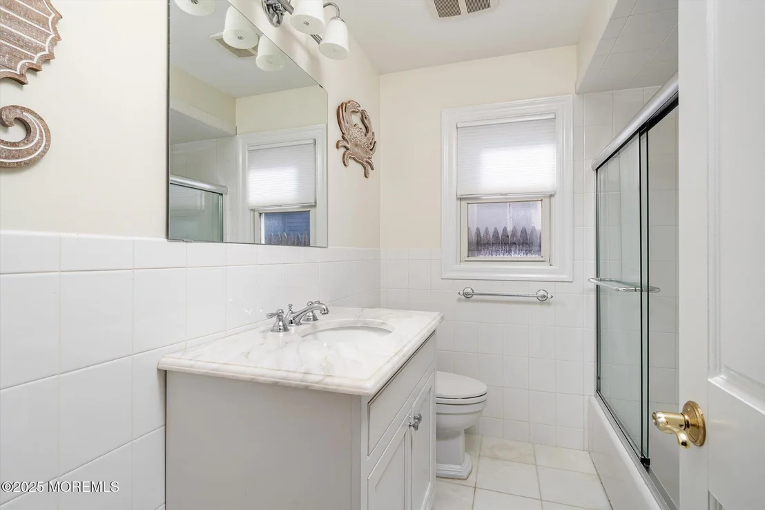 Photo of 673 Bayview Drive
