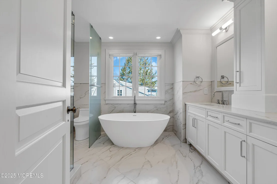 Photo of 327 South Boulevard