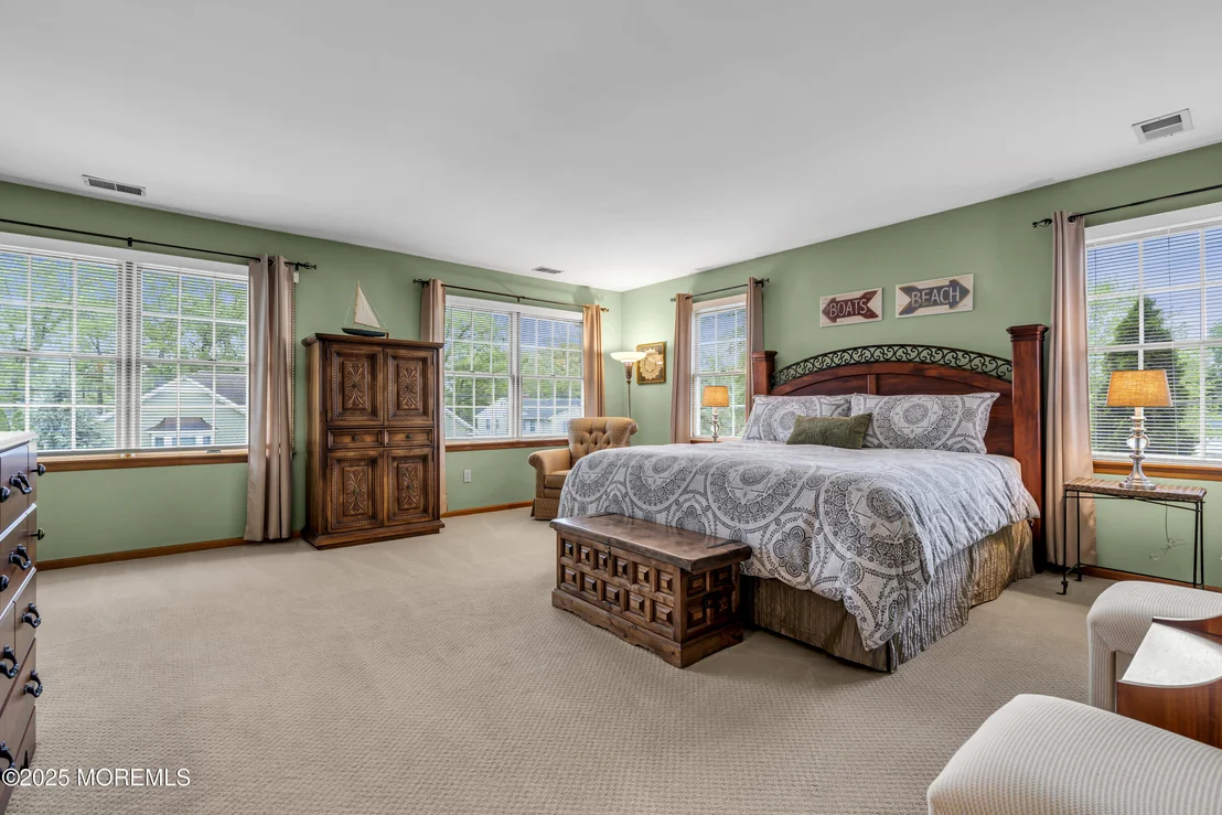 Photo of 560 Midwood Drive
