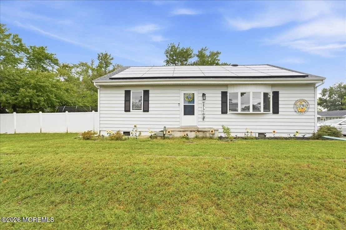 Photo of 552 Lloyd Road
