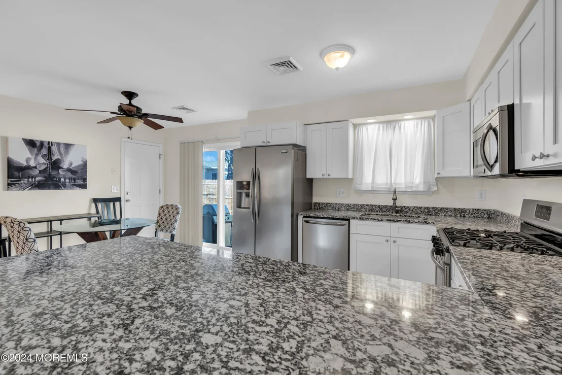 Photo of 512 N Shore Drive
