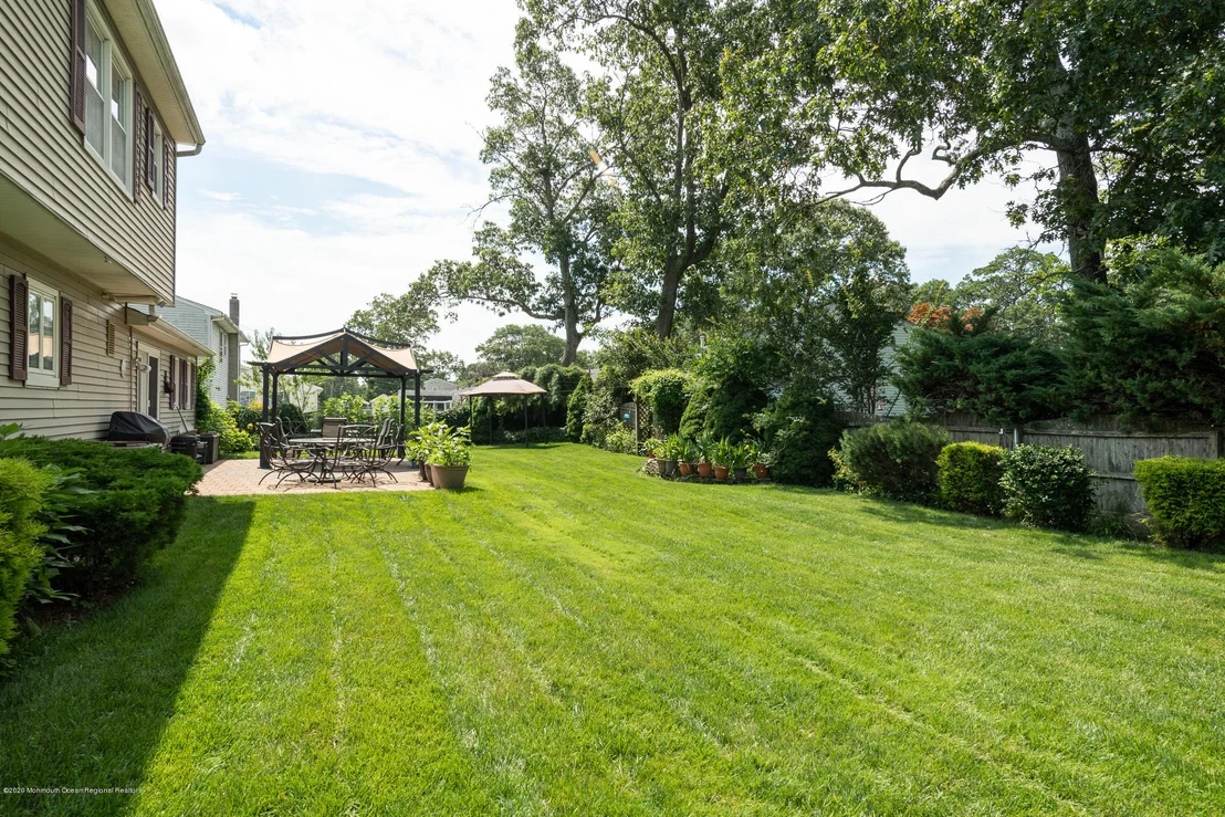 Photo of 220 Colonial Drive