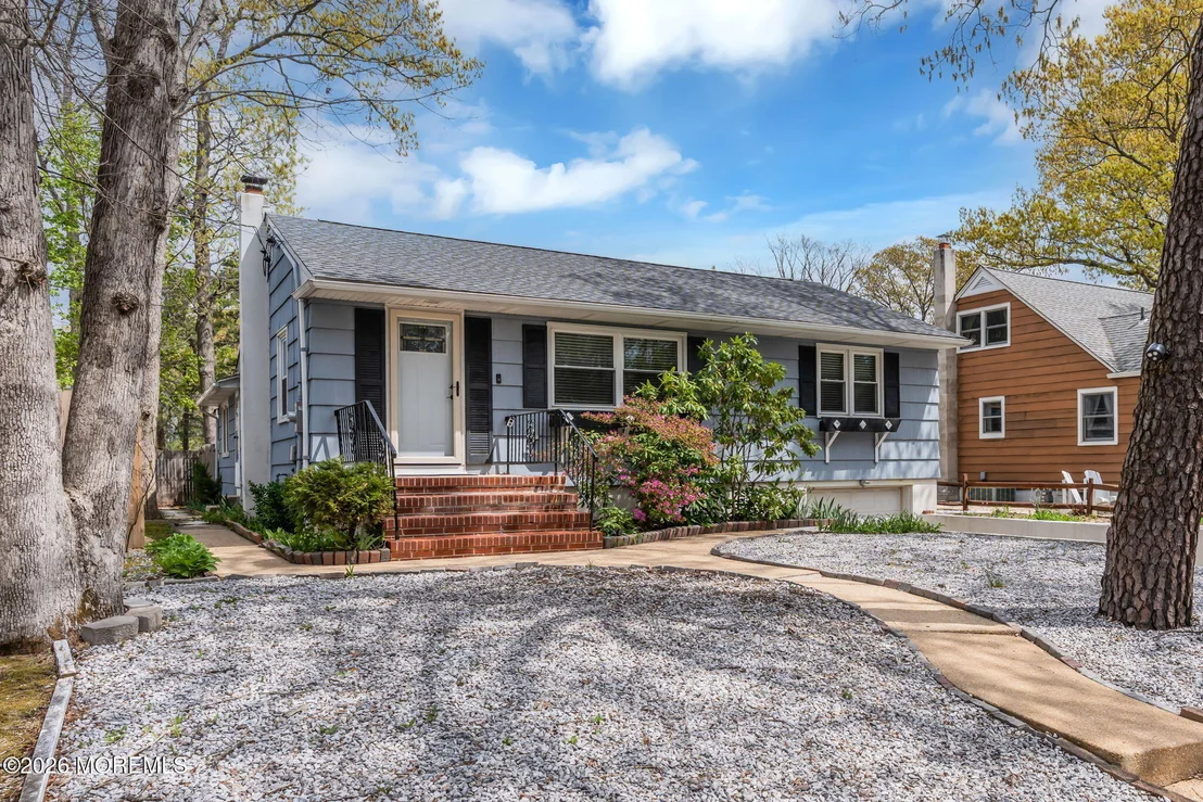 Photo of 704 Barberry Drive