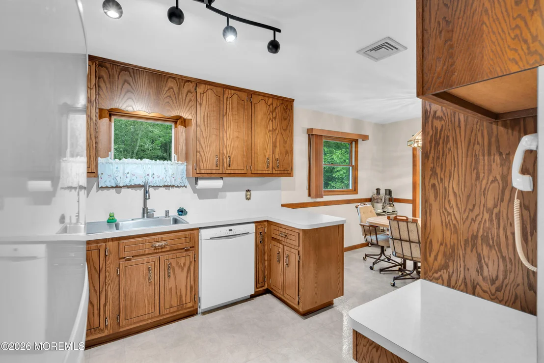 Photo of 99 Cedar Swamp Road