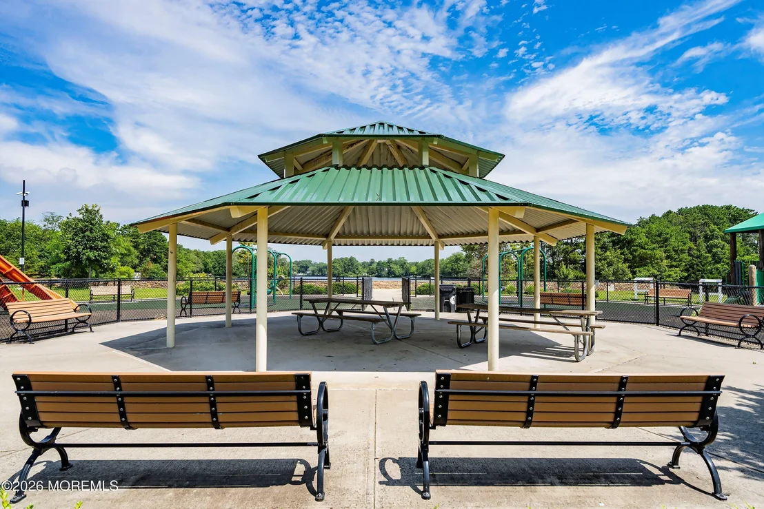 Photo of 296 Lake Shore Drive
