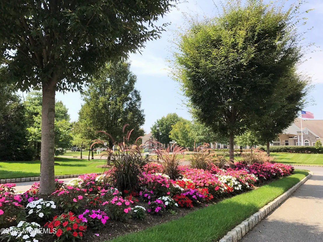 Photo of 46 Minuteman Circle