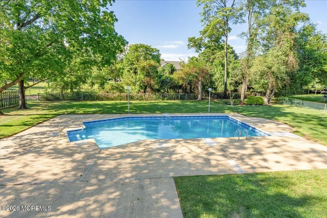 Photo of 5 Colonial Way