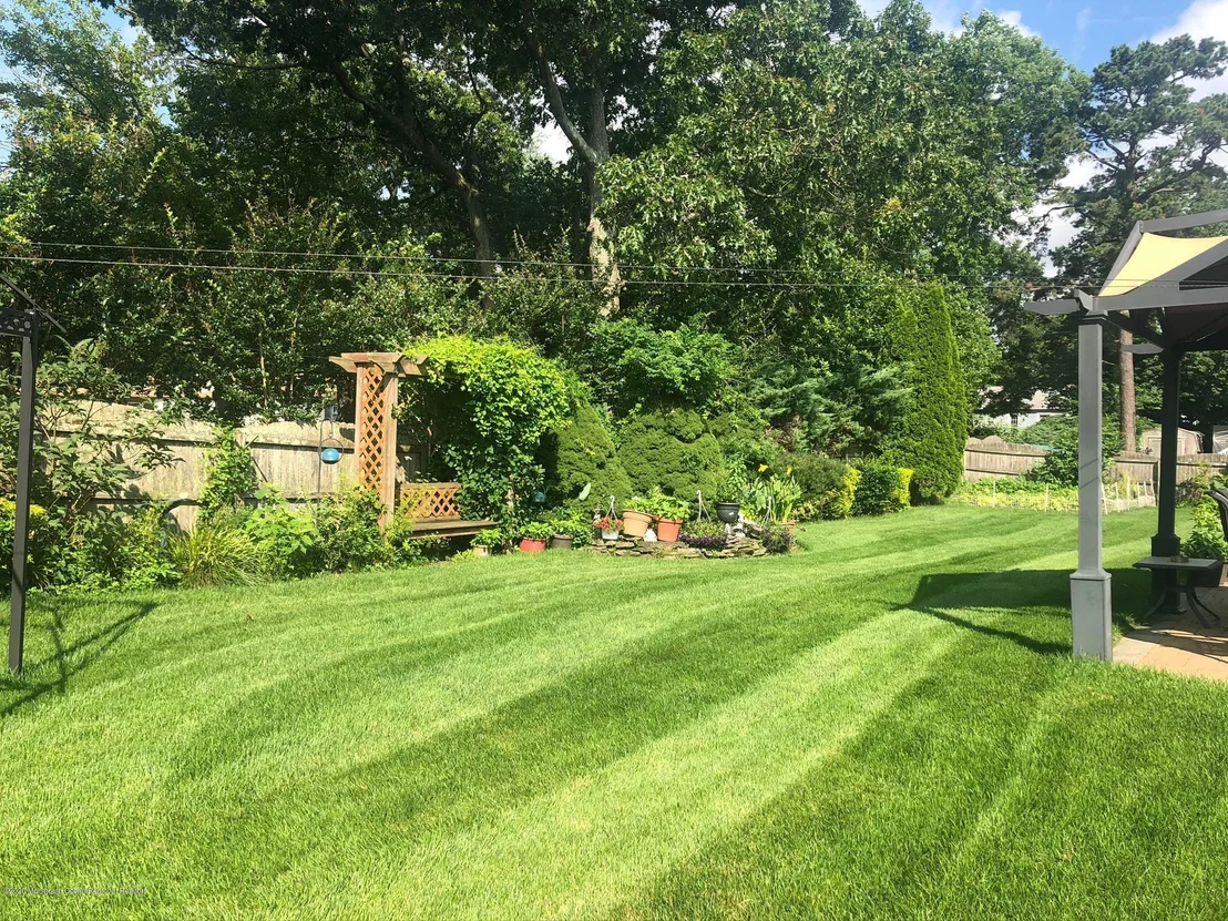 Photo of 220 Colonial Drive
