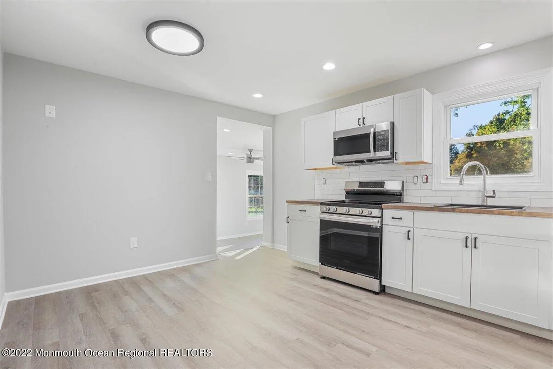 Photo of 104 Longfellow Drive