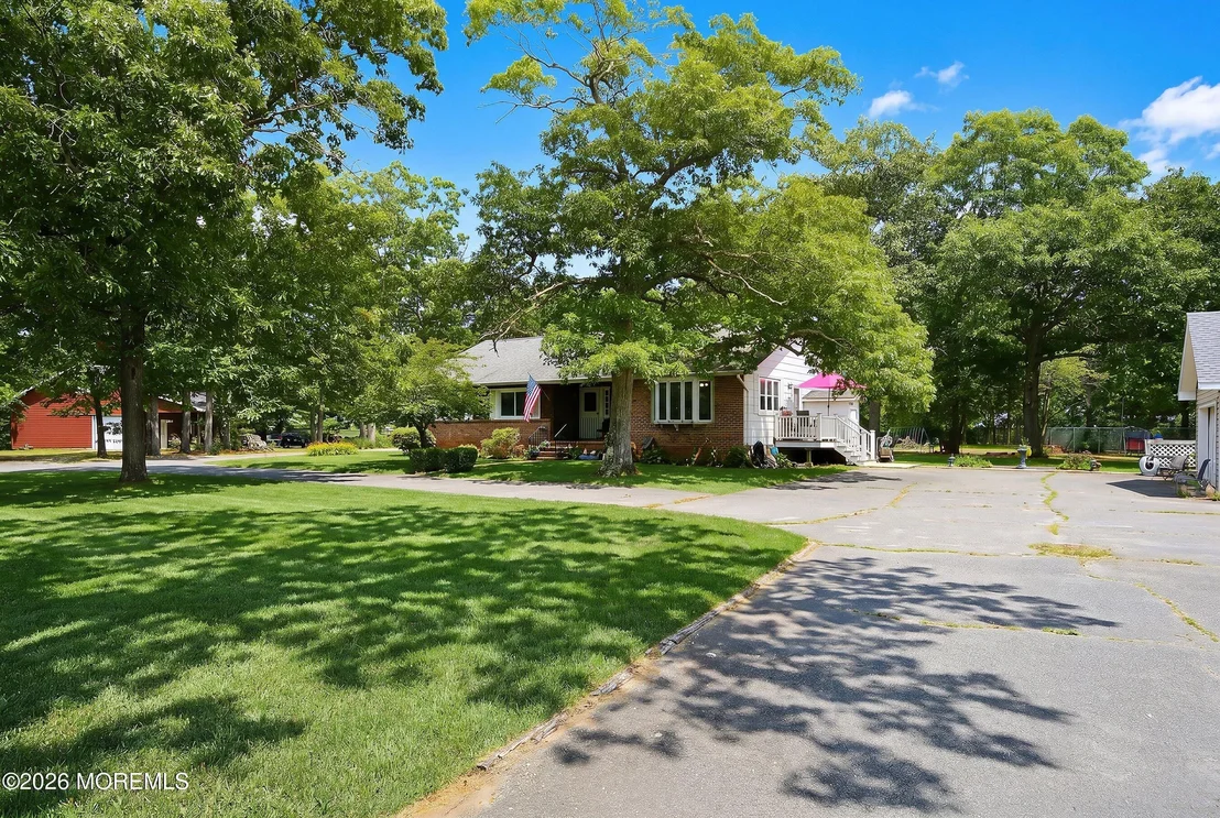 Photo of 745 Oak Glen Road