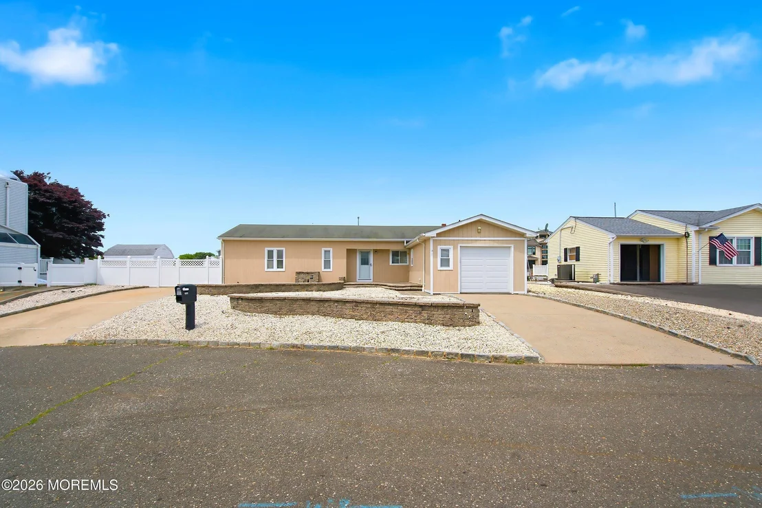 Photo of 1111 Uranus Court