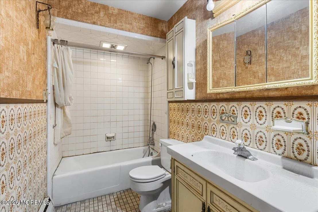 Photo of 20 Eisele Avenue