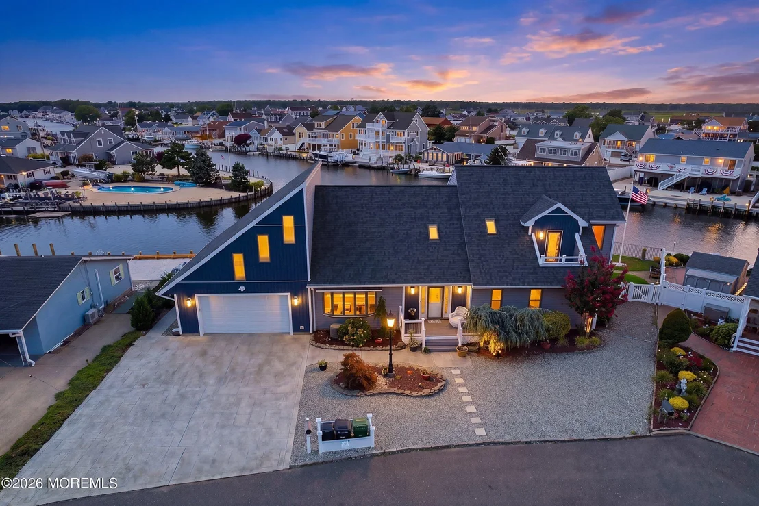 Photo of 819 Forepeak Drive