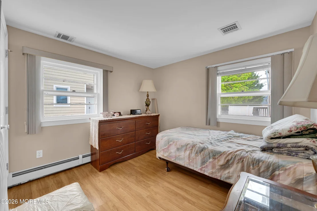 Photo of 202 5th Avenue