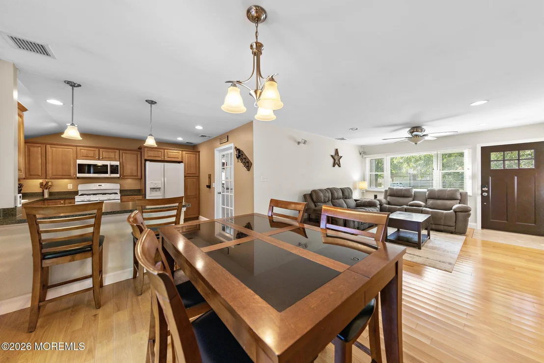 Photo of 211 3rd Avenue