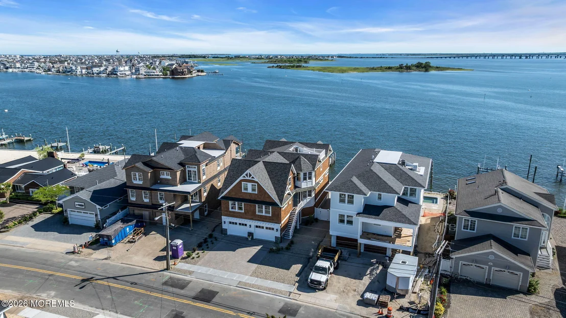 Photo of 153 Pershing Boulevard