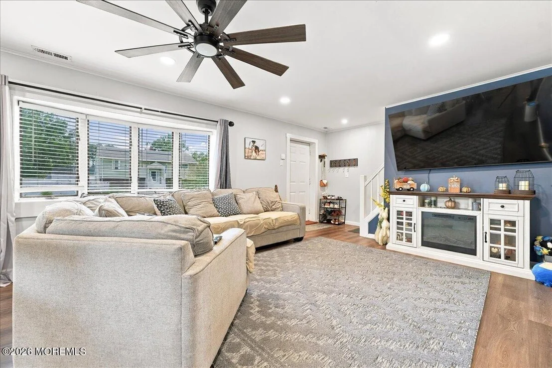 Photo of 552 Lloyd Road