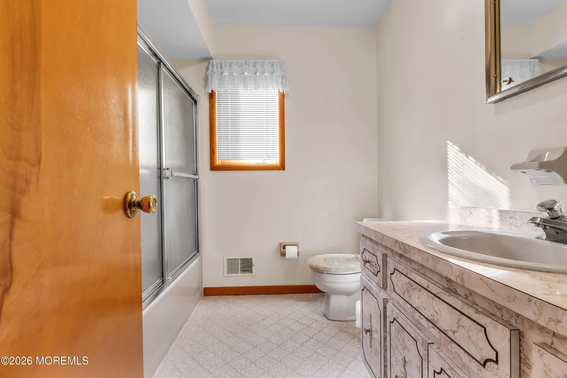 Photo of 1007 Laurel Boulevard