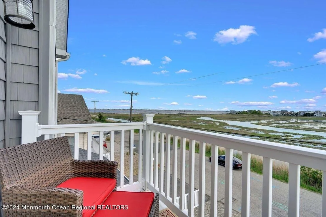 Photo of 106 Saint Lawrence Boulevard