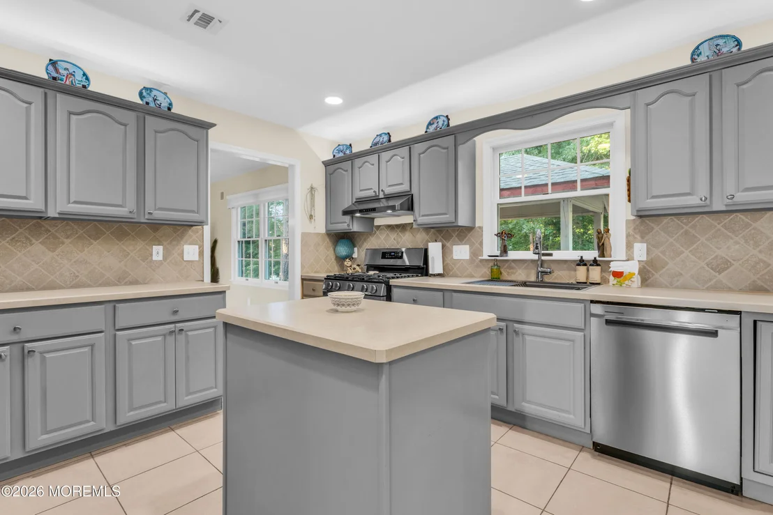 Photo of 361 Eastern Boulevard