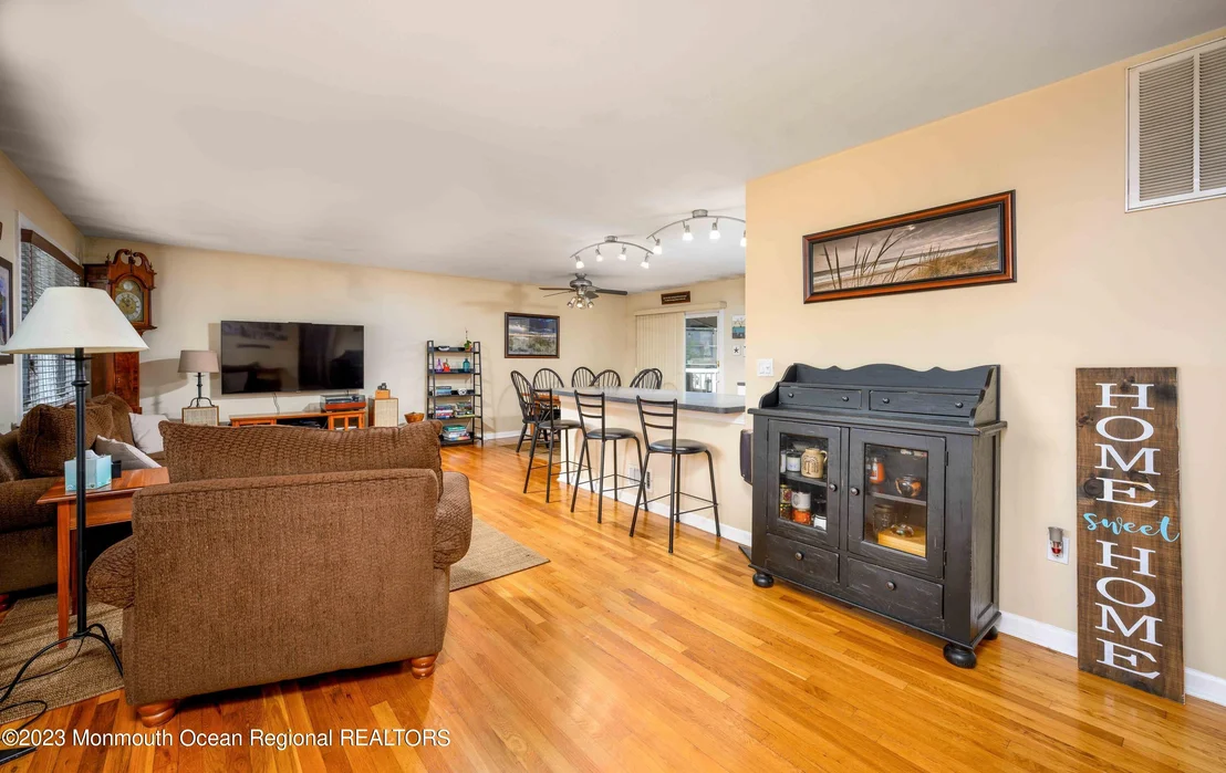 Photo of 425 Harris Avenue