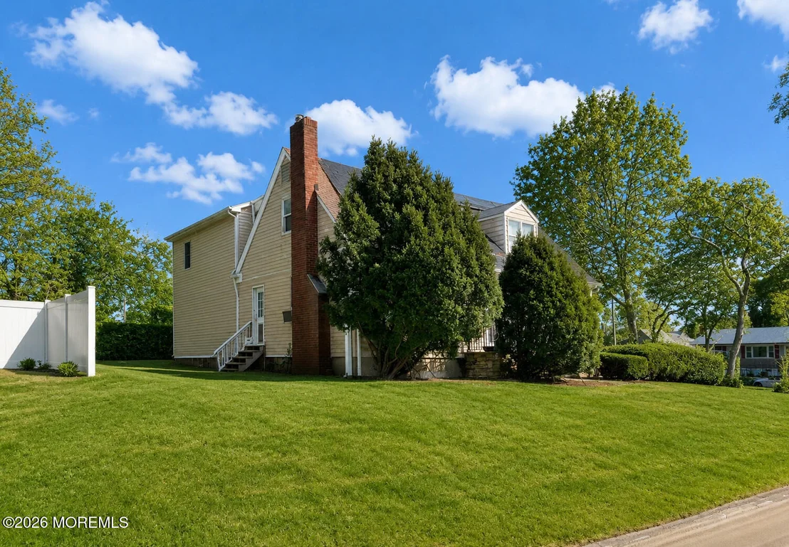 Photo of 12 Thompson Avenue