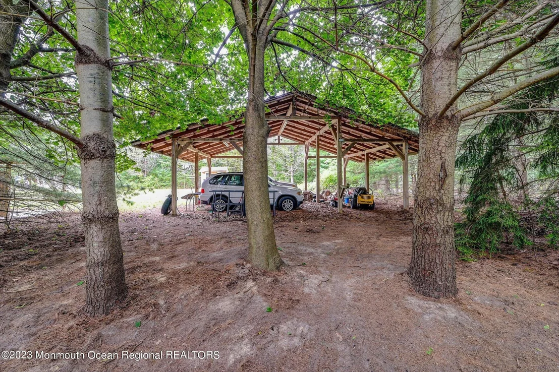Photo of 897 Fort Plains Road