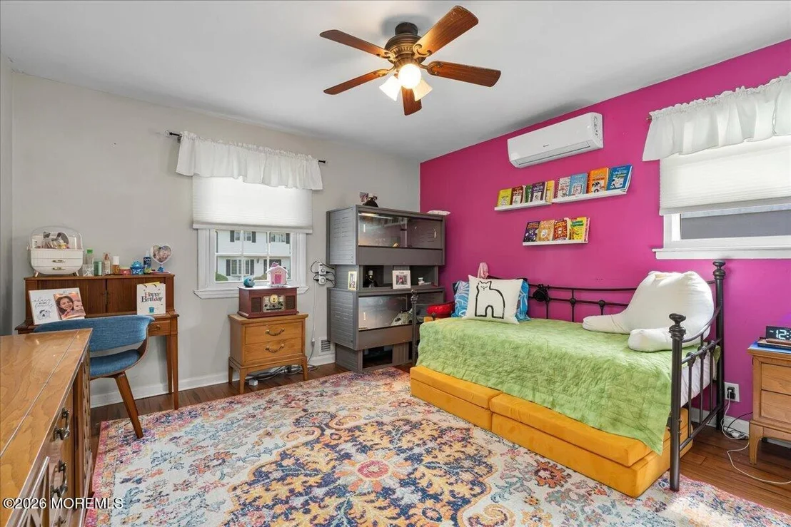 Photo of 48 Cresci Boulevard