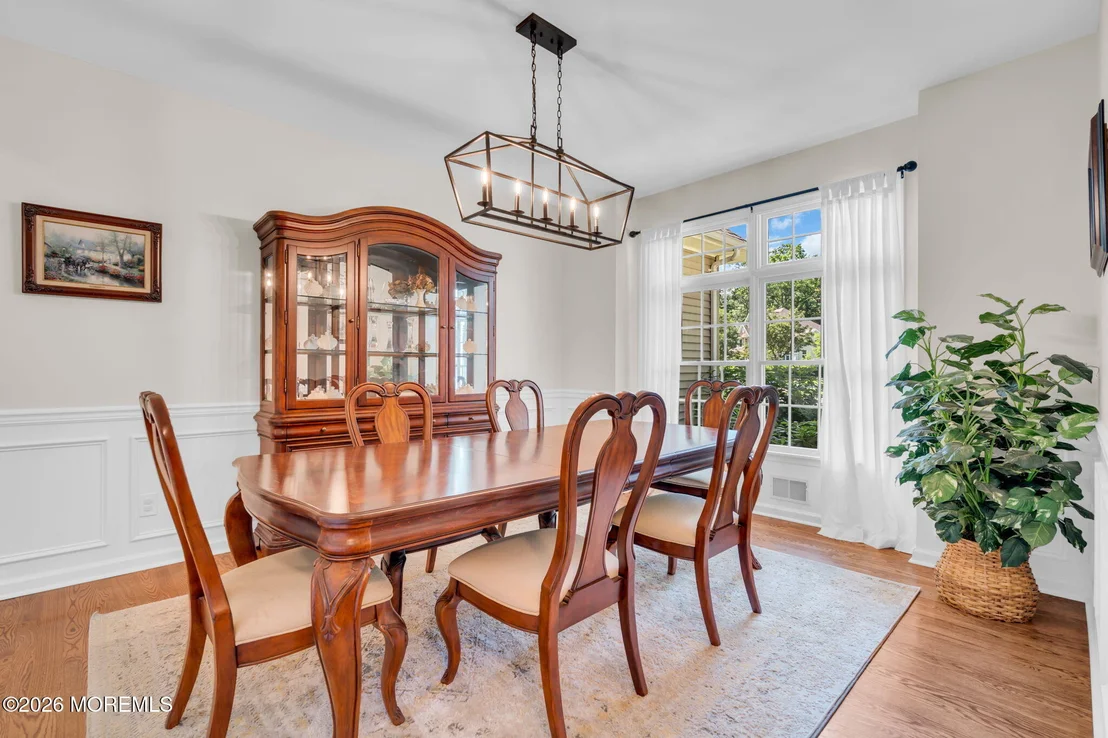 Photo of 2093 Overbrook Drive