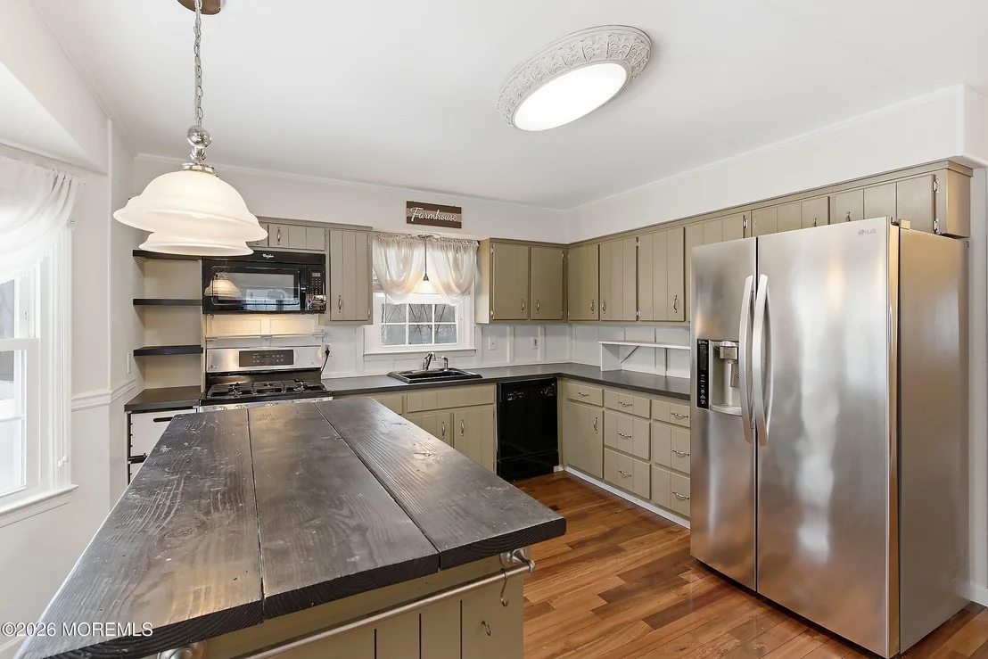 Photo of 638 Freehold Road