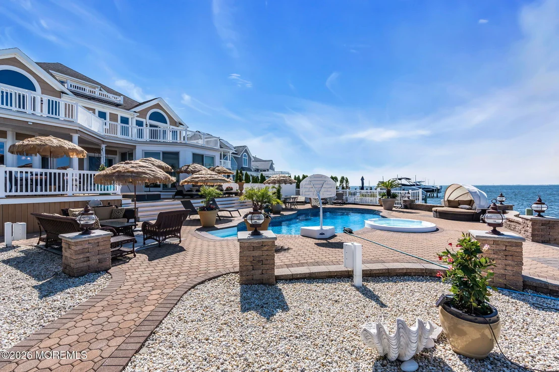 Photo of 531 Bayview Drive
